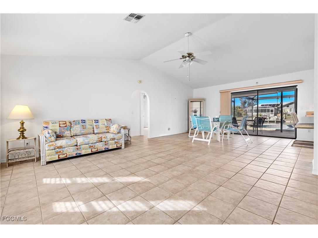 1402 SW 4th Avenue Cape Coral FL 33991 2025001118 image19