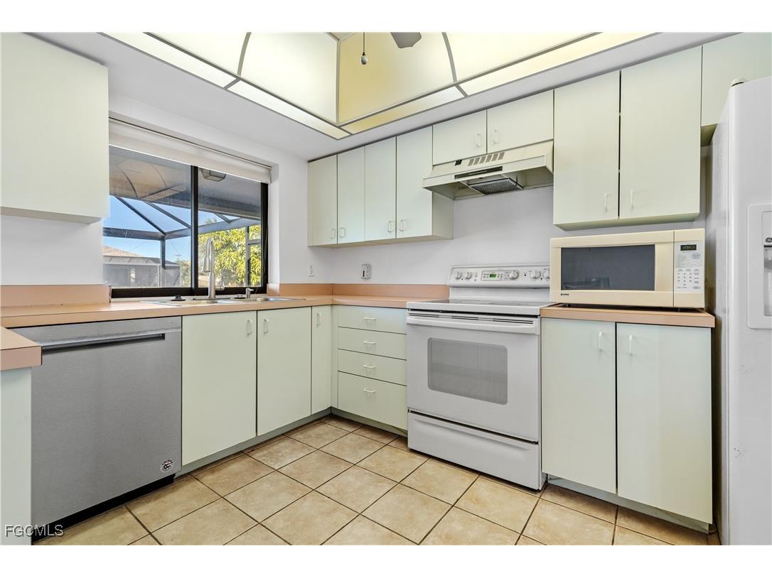 1402 SW 4th Avenue Cape Coral FL 33991 2025001118 image23