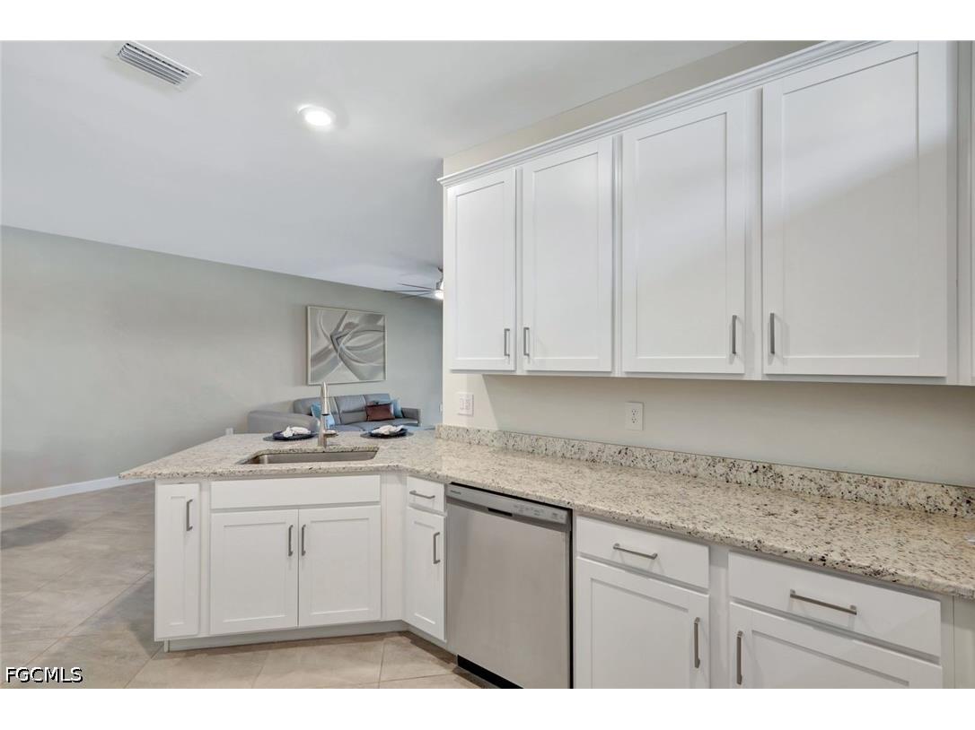 14022 Pine Lodge Lane Fort Myers FL 33913 2026018784 image6