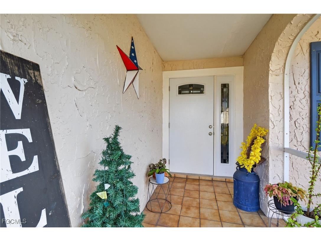 1403 SE 21st Avenue Cape Coral FL 33990 2025020282 image3