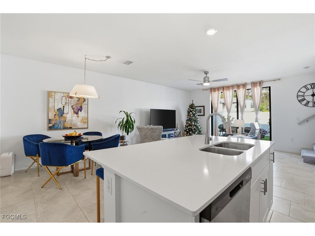 14036 Oviedo Place Fort Myers FL 33905 2025025162 image10