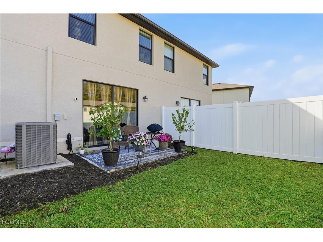 14036 Oviedo Place Fort Myers FL 33905 2025025162 image23