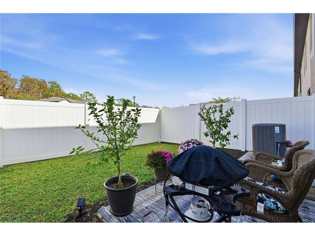 14036 Oviedo Place Fort Myers FL 33905 2025025162 image24