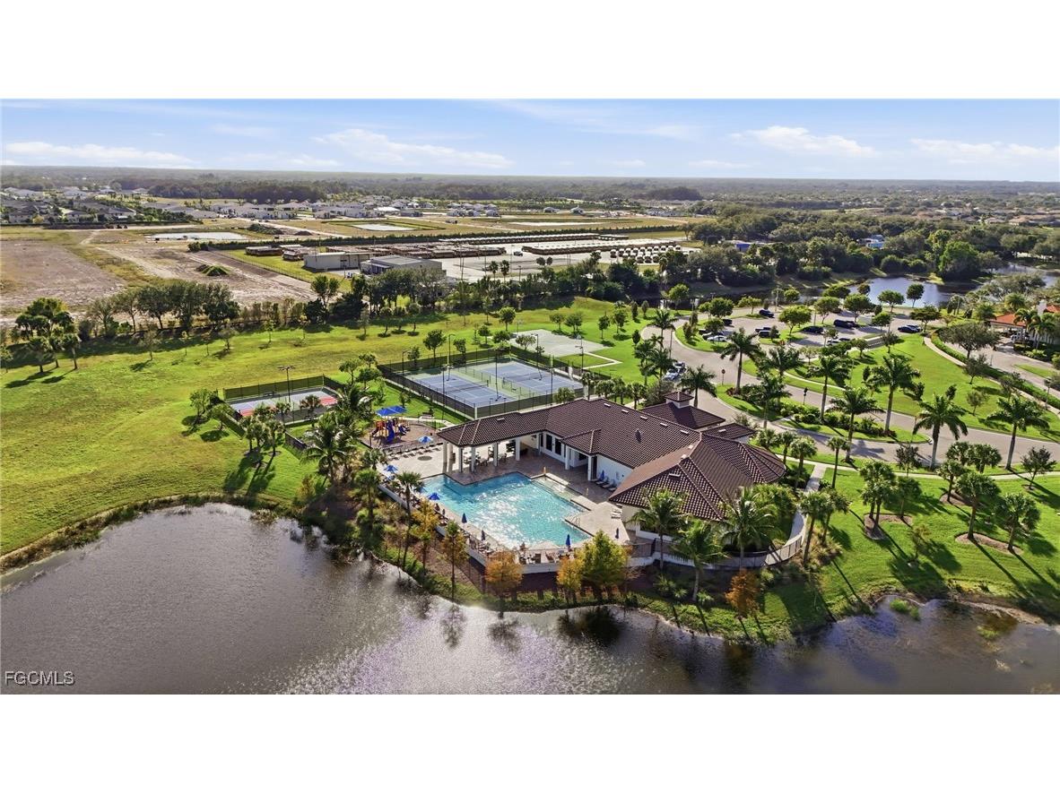 14036 Oviedo Place Fort Myers FL 33905 2025025162 image32