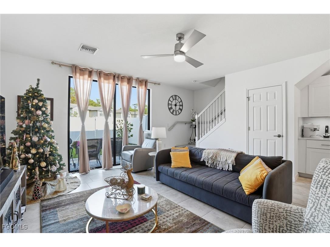 14036 Oviedo Place Fort Myers FL 33905 2025025162 image6