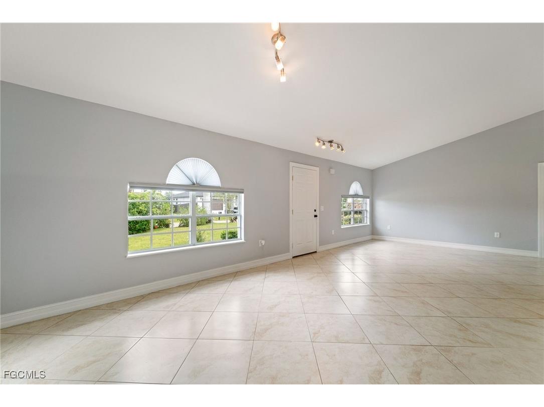 1404 NW 4th Street Cape Coral FL 33993 2025014882 image4