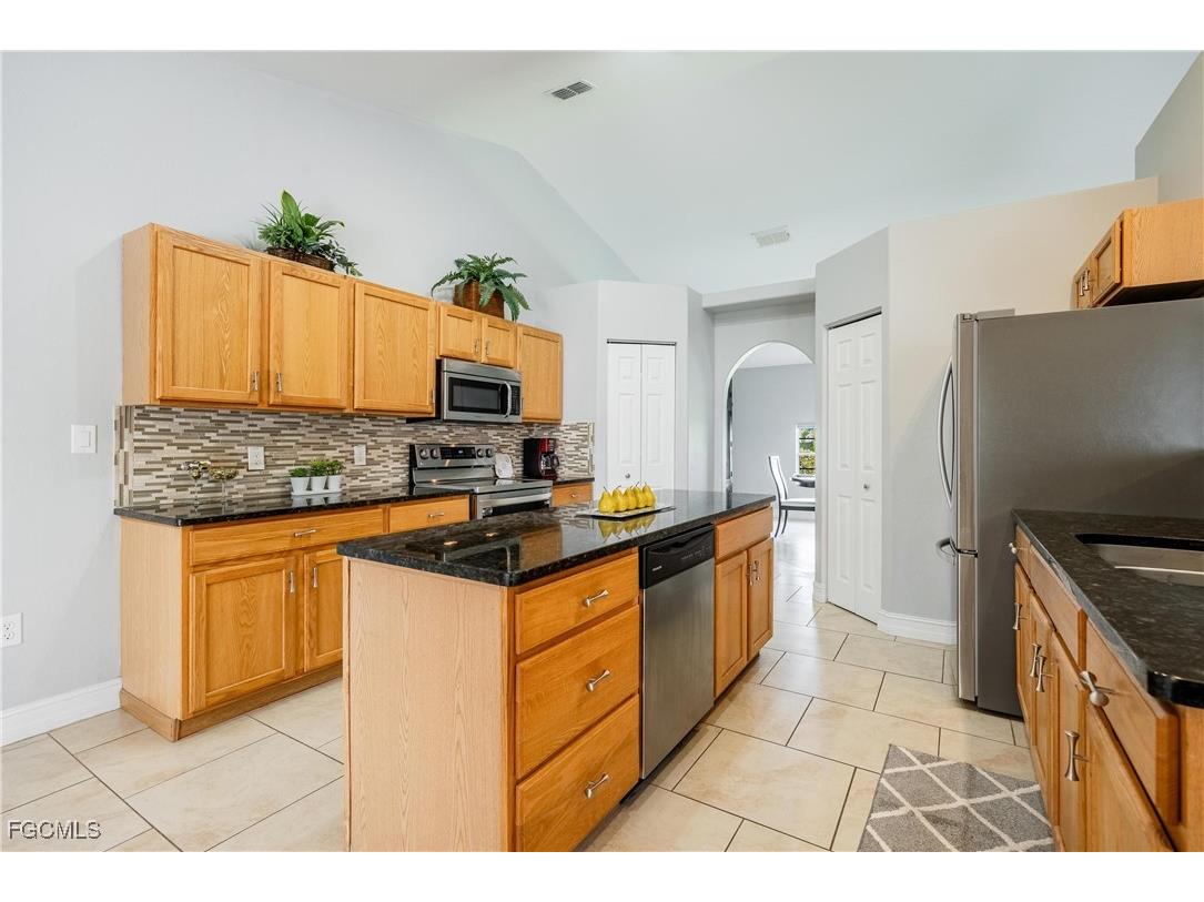 1404 NW 4th Street Cape Coral FL 33993 2025014882 image6