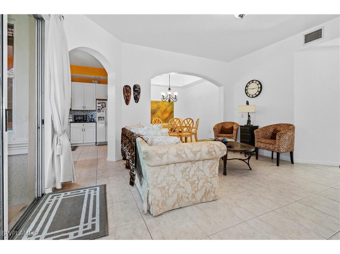 1405 Mariposa Circle #102 Naples FL 34105 226002205 image10