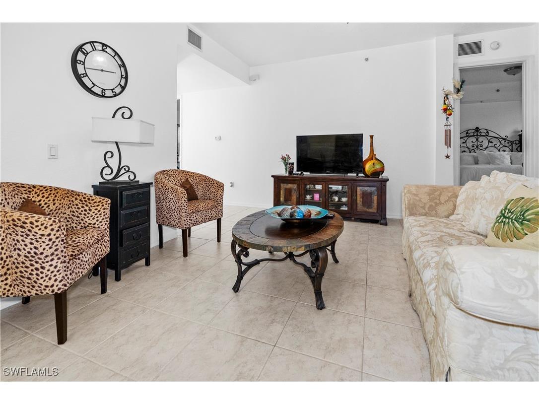 1405 Mariposa Circle #102 Naples FL 34105 226002205 image26