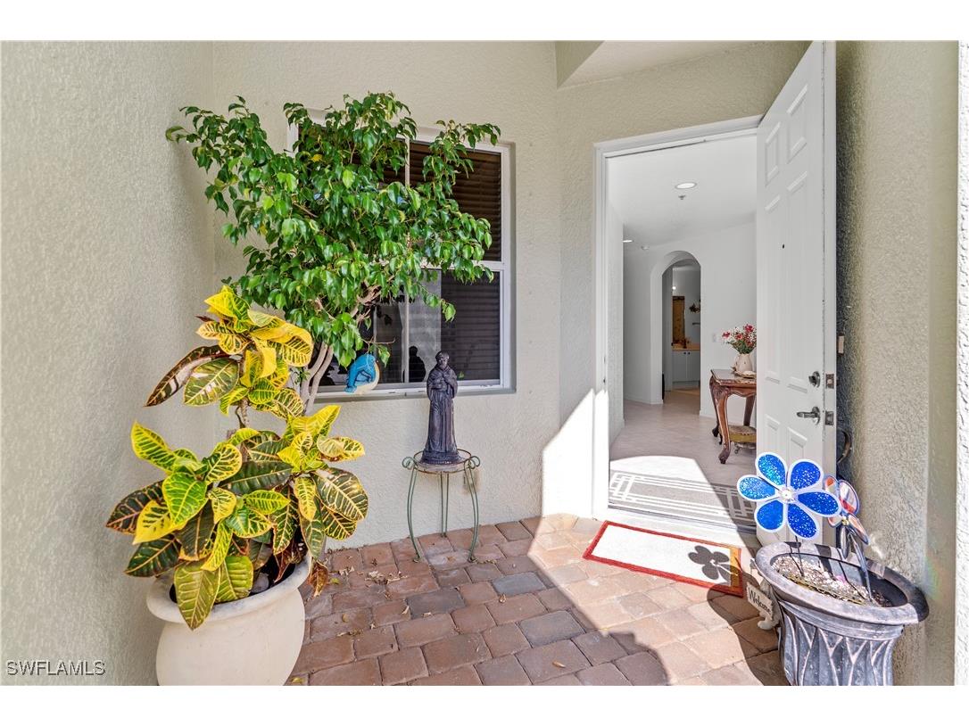 1405 Mariposa Circle #102 Naples FL 34105 226002205 image3