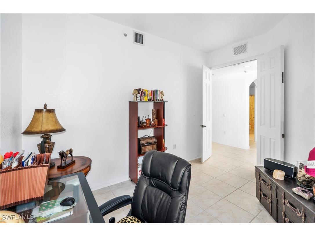 1405 Mariposa Circle #102 Naples FL 34105 226002205 image30