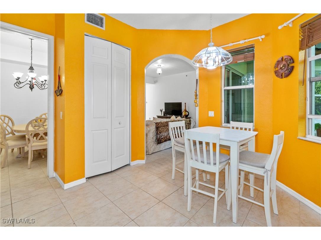 1405 Mariposa Circle #102 Naples FL 34105 226002205 image6
