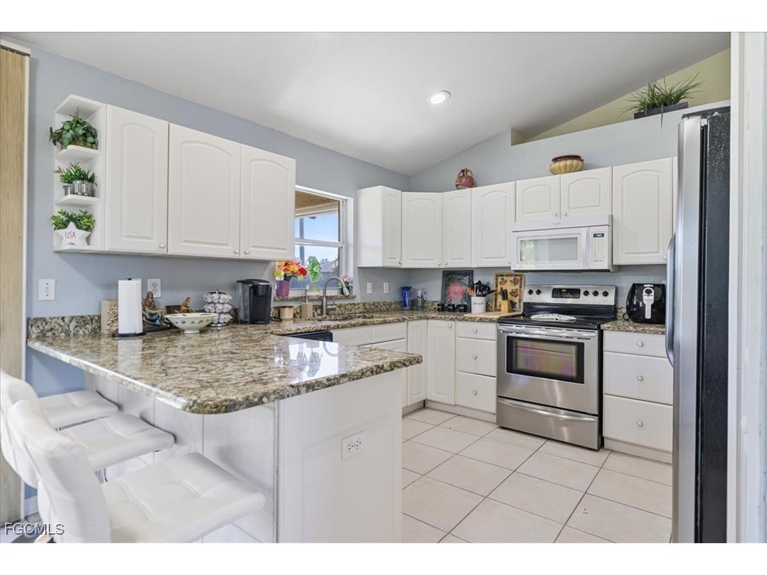 1405 SW 9th Avenue Cape Coral FL 33991 2025007377 image11