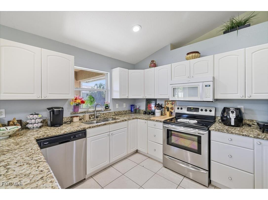 1405 SW 9th Avenue Cape Coral FL 33991 2025007377 image13