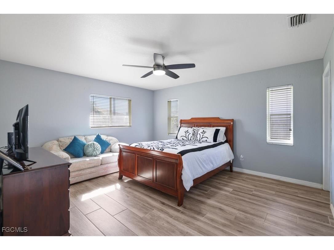 1405 SW 9th Avenue Cape Coral FL 33991 2025007377 image15