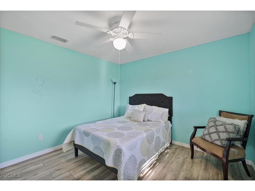 1405 SW 9th Avenue Cape Coral FL 33991 2025007377 image2