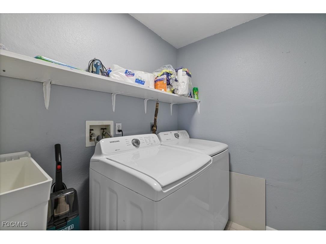 1405 SW 9th Avenue Cape Coral FL 33991 2025007377 image23