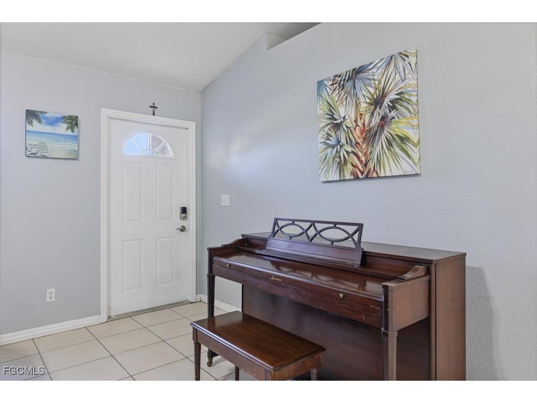 1405 SW 9th Avenue Cape Coral FL 33991 2025007377 image3