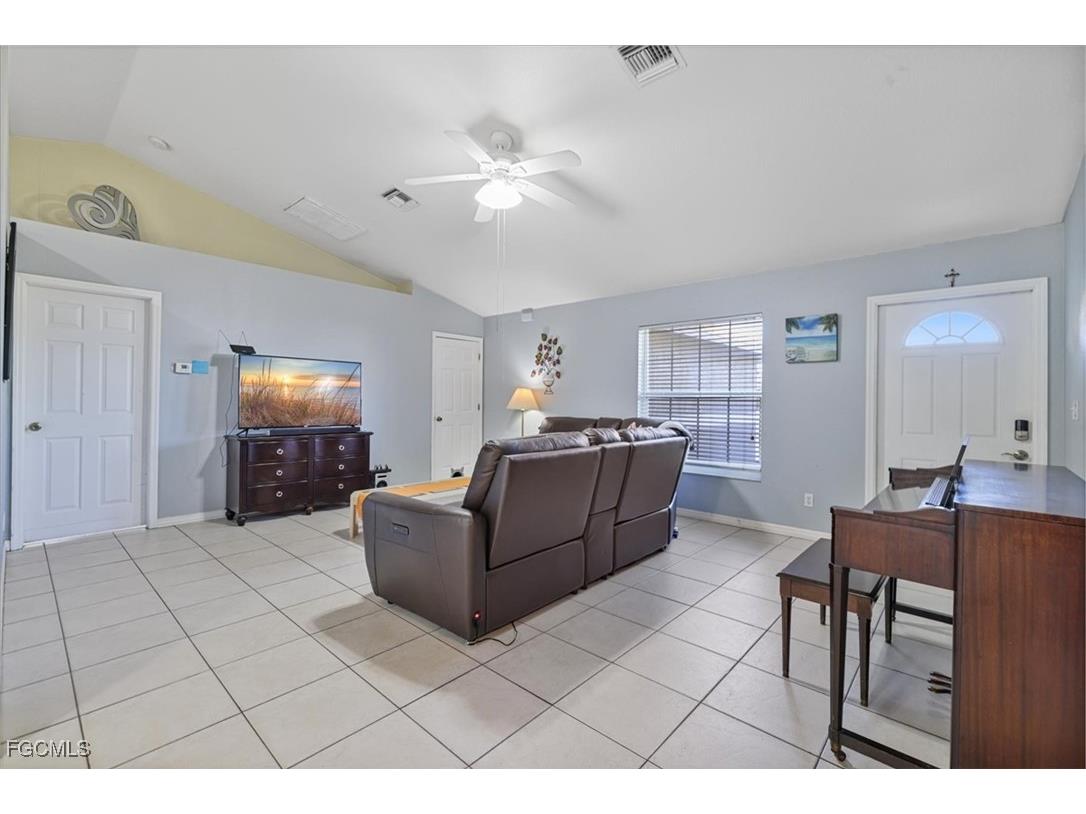 1405 SW 9th Avenue Cape Coral FL 33991 2025007377 image4