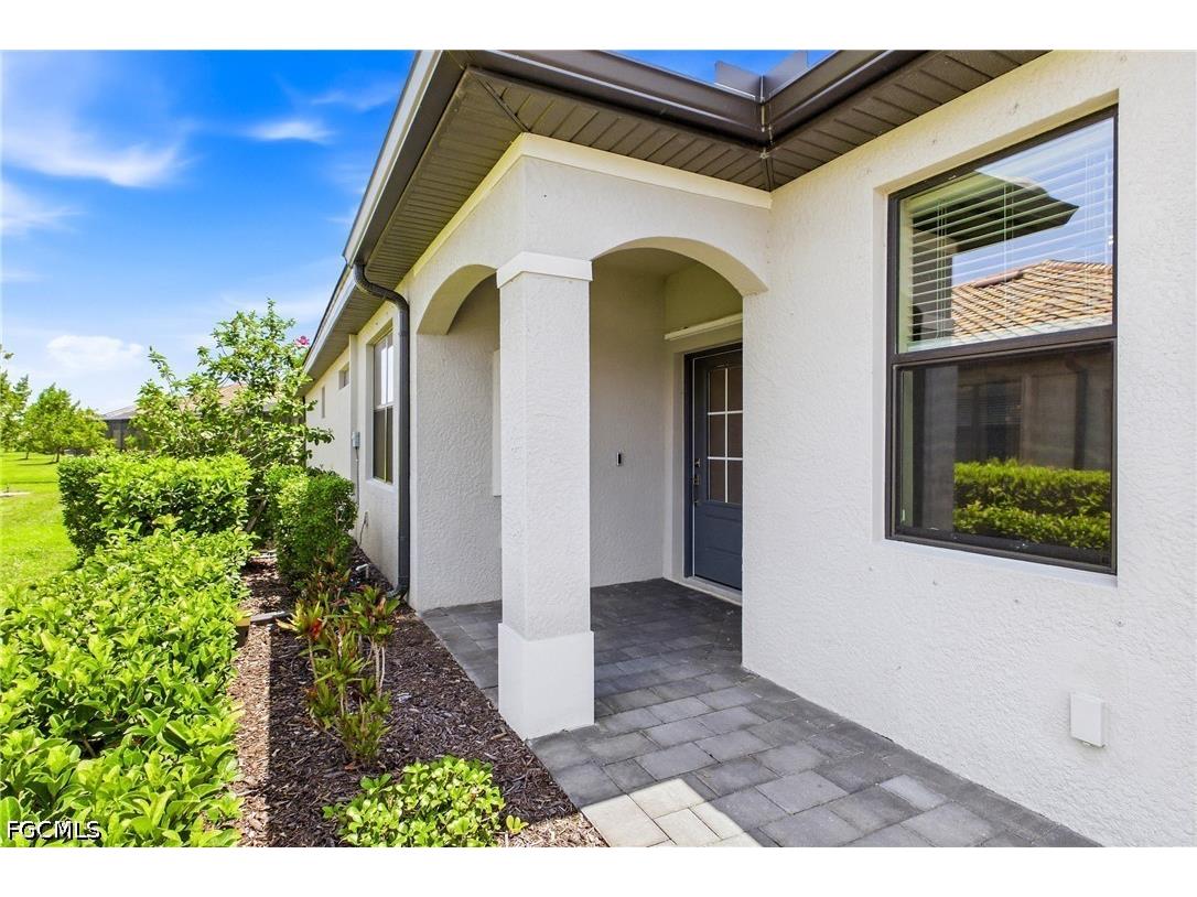 14050 Pine Lodge Lane Fort Myers FL 33913 2026025381 image2