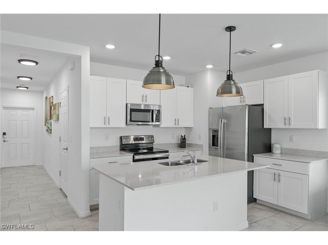 14058 Oviedo Place Fort Myers FL 33905 223094590 image1