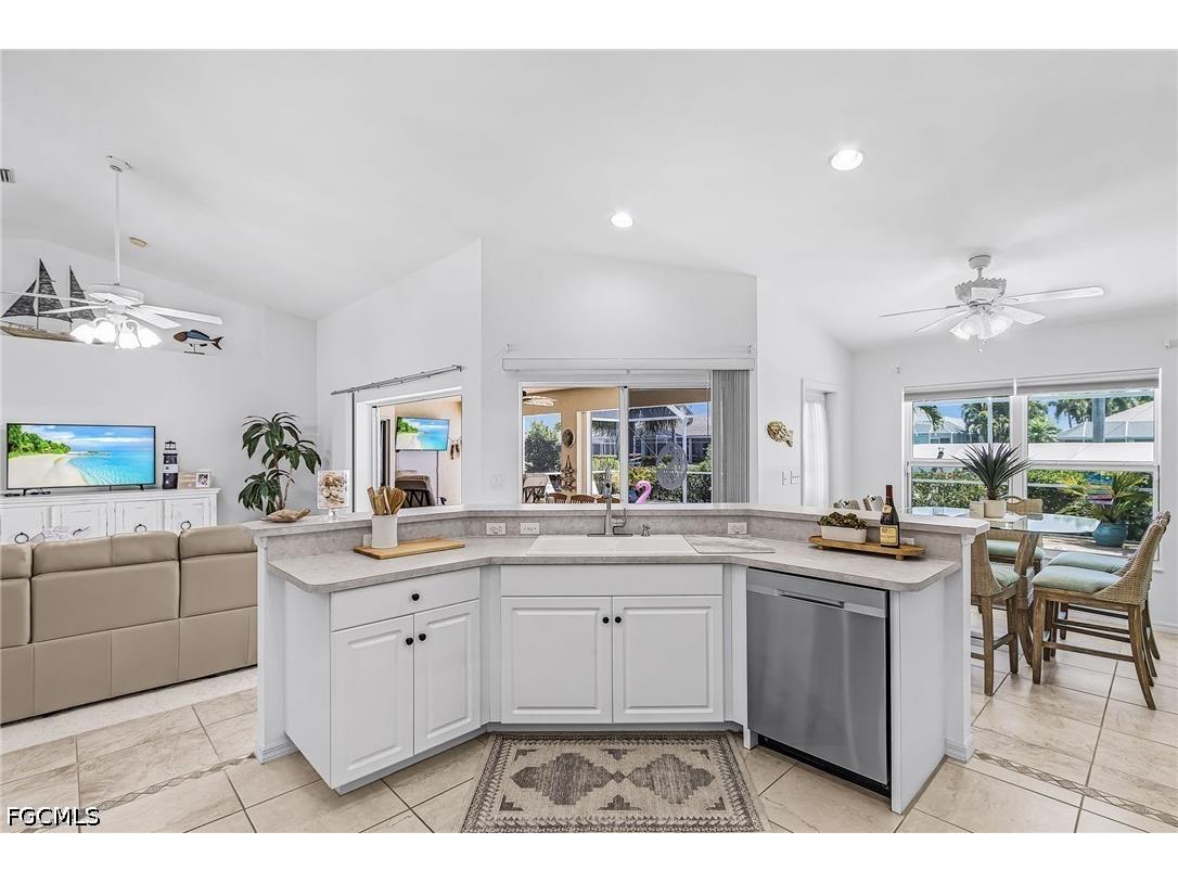 1406 SE 21st Terrace Cape Coral FL 33990 2026019136 image14