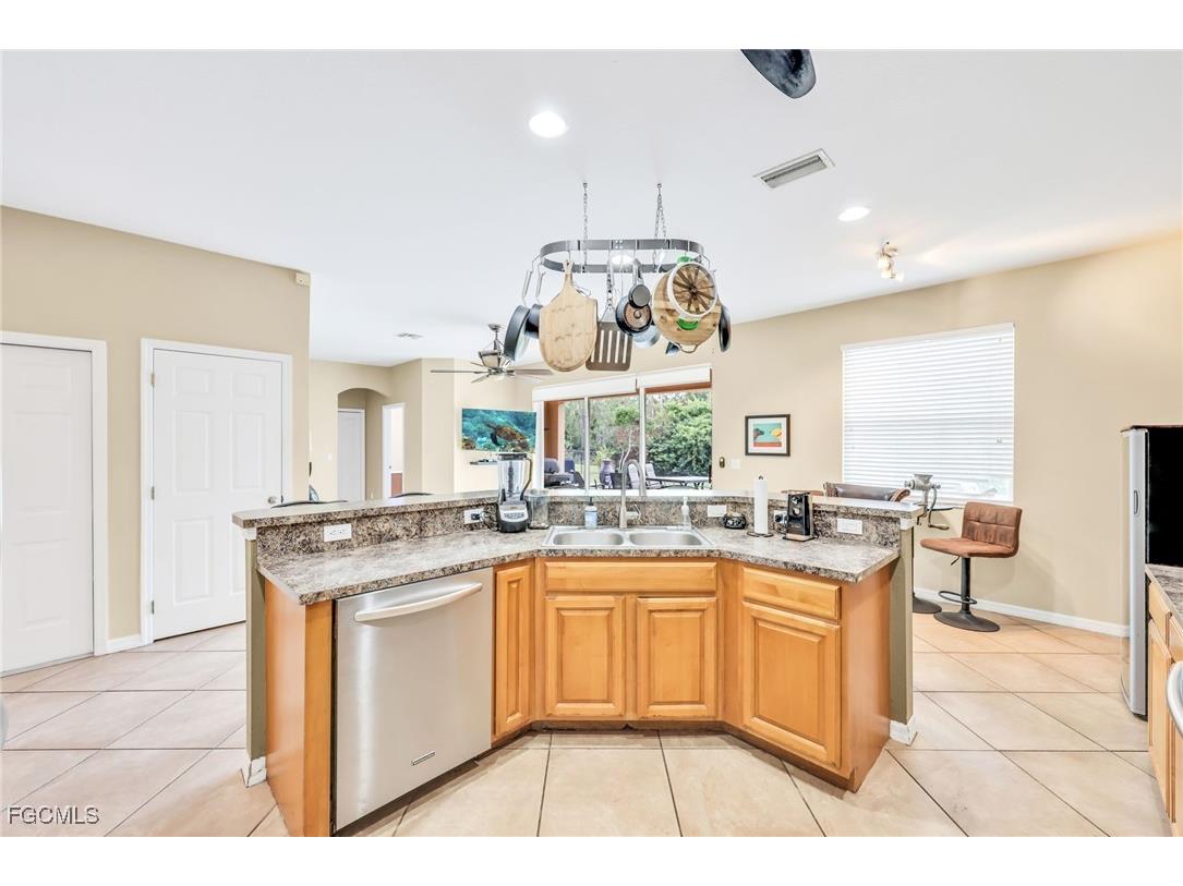 14067 Danpark Loop Fort Myers FL 33912 2025018208 image10