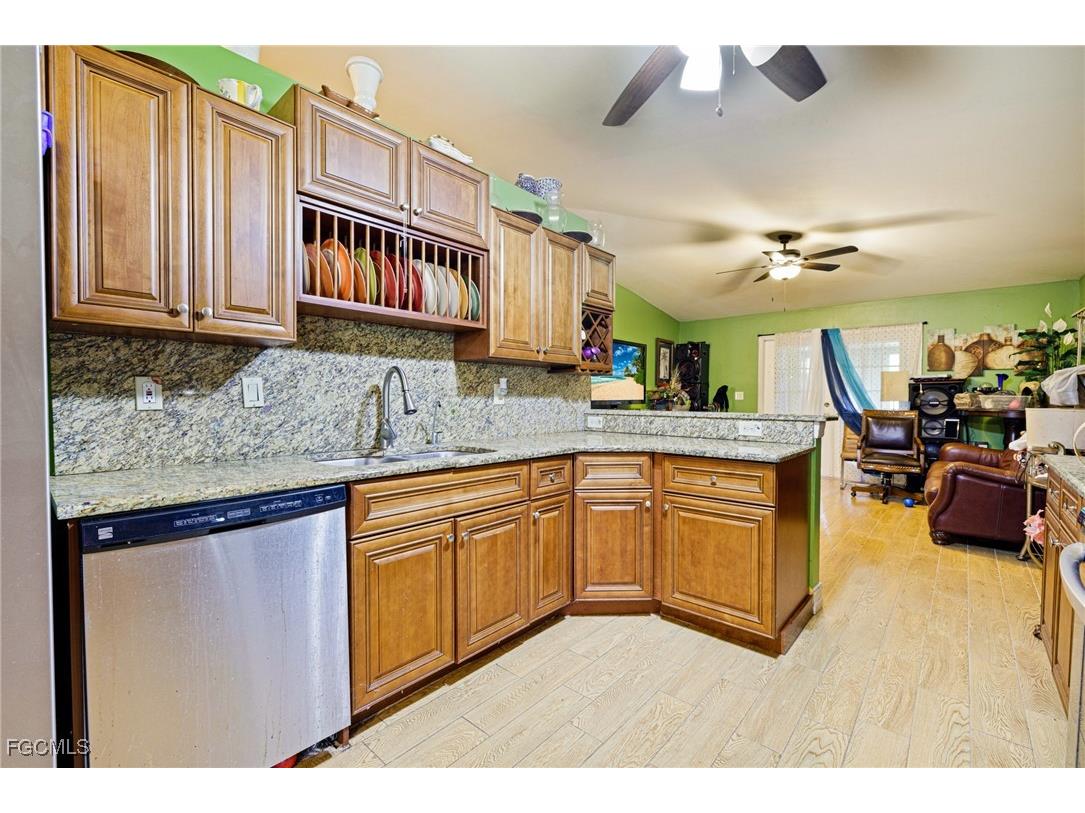 1407 Poinsettia Avenue Lehigh Acres FL 33972 225063388 image18