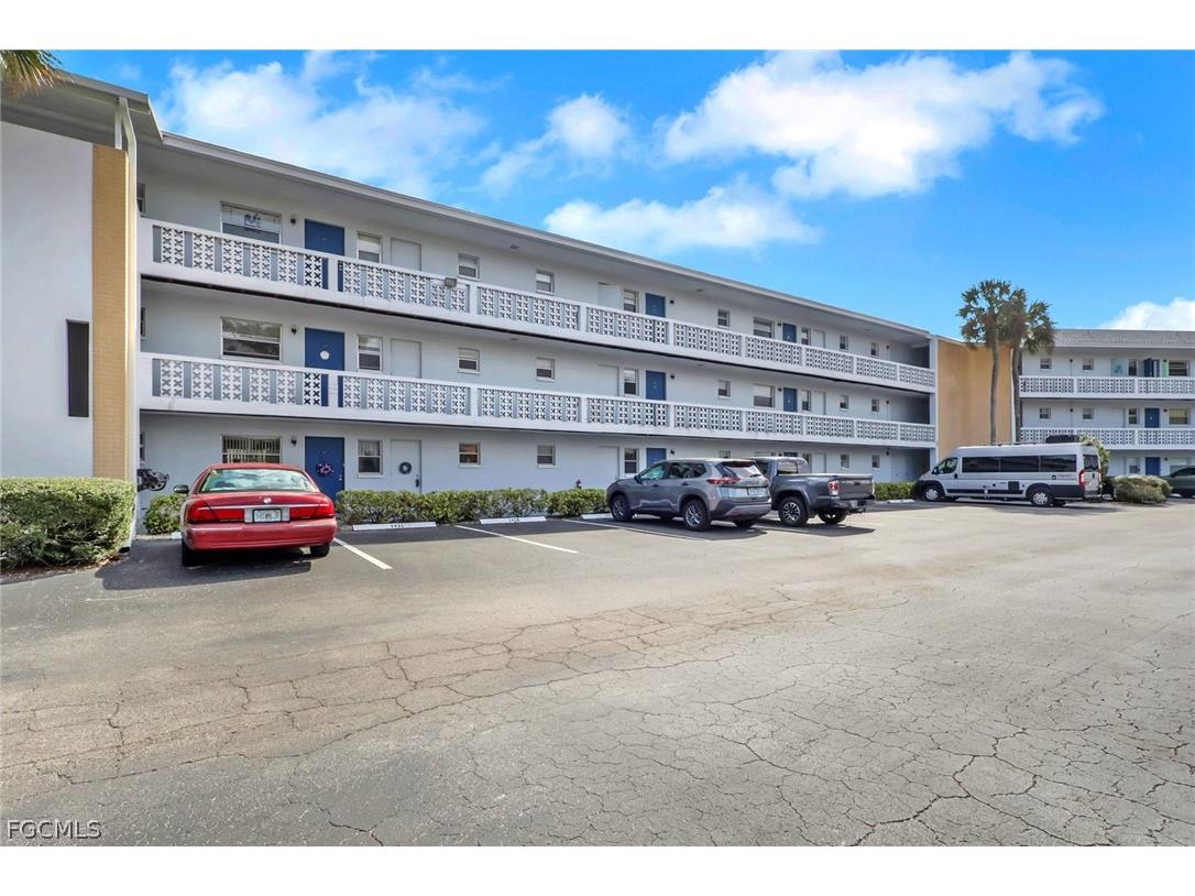 1407 Tropic Terrace North Fort Myers FL 33903 2026009730 image1