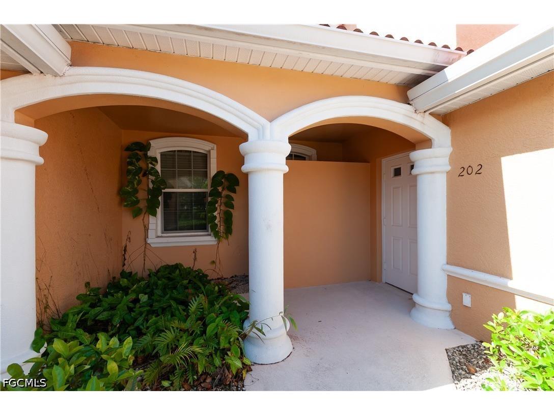 14070 Eagle Ridge Lakes Drive #202 Fort Myers FL 33912 2026020359 image2