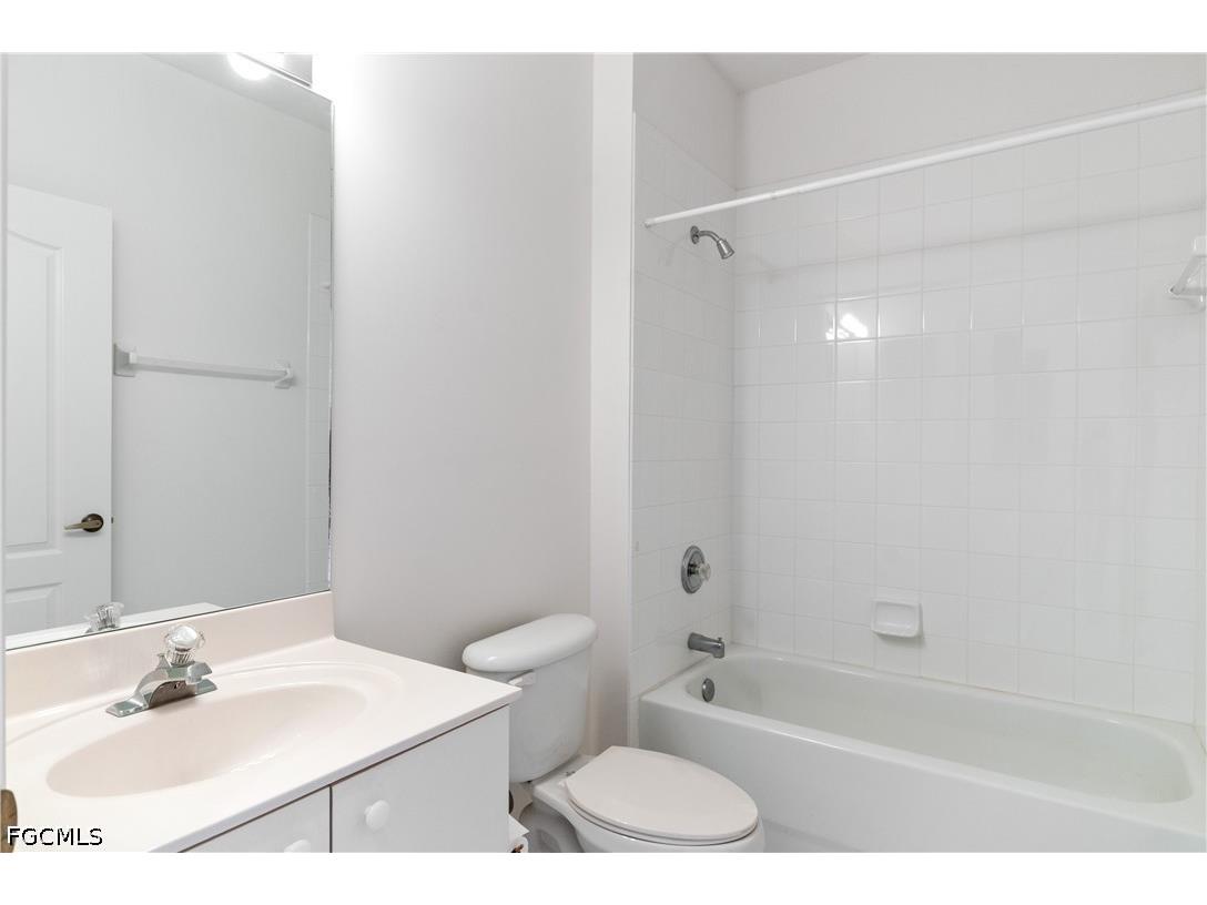 14070 Eagle Ridge Lakes Drive #202 Fort Myers FL 33912 2026020359 image26