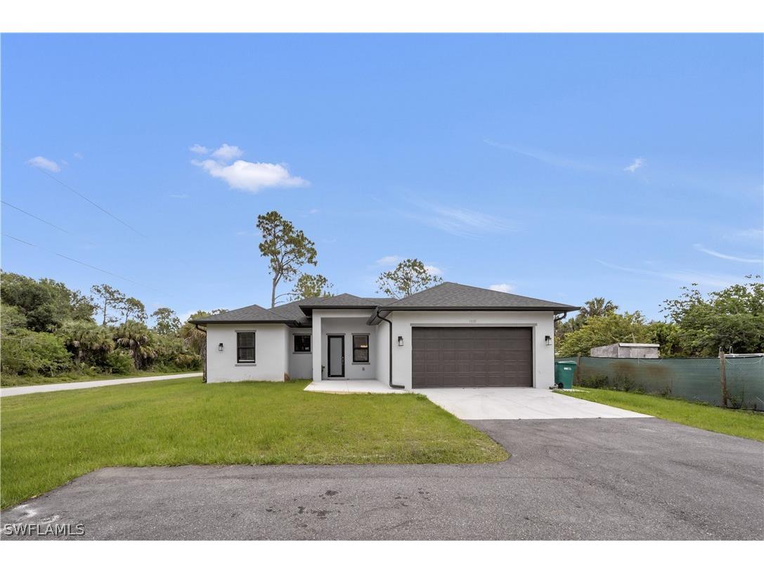 1408 Desoto Boulevard S Naples FL 34117 224042455 image1