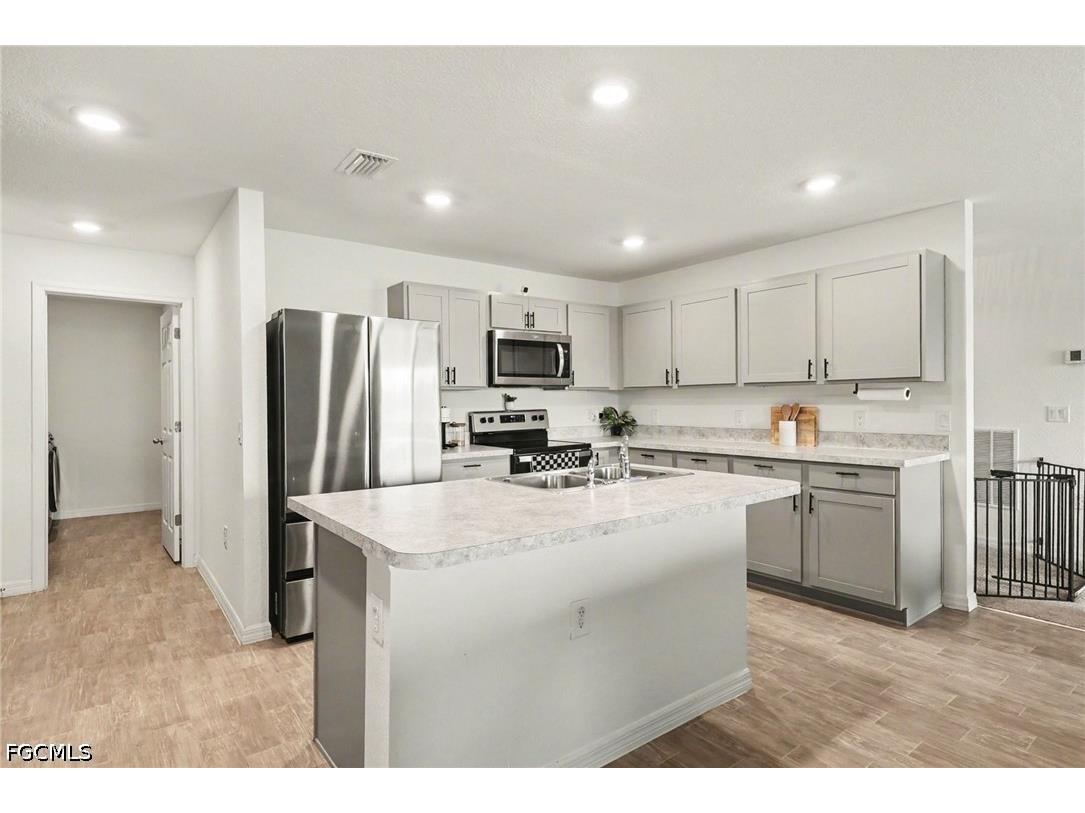 1409 NE 4th Place Cape Coral FL 33909 2026013899 image7