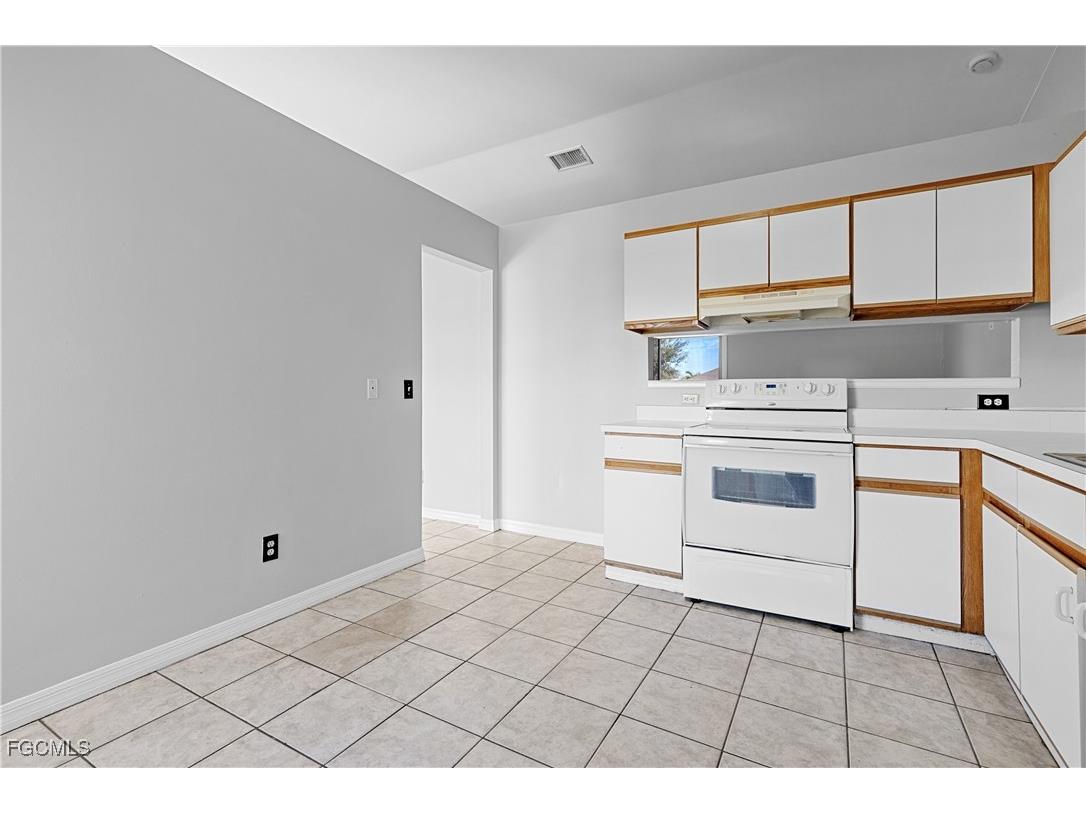 1409 SW 11th Place Cape Coral FL 33991 2025022302 image12