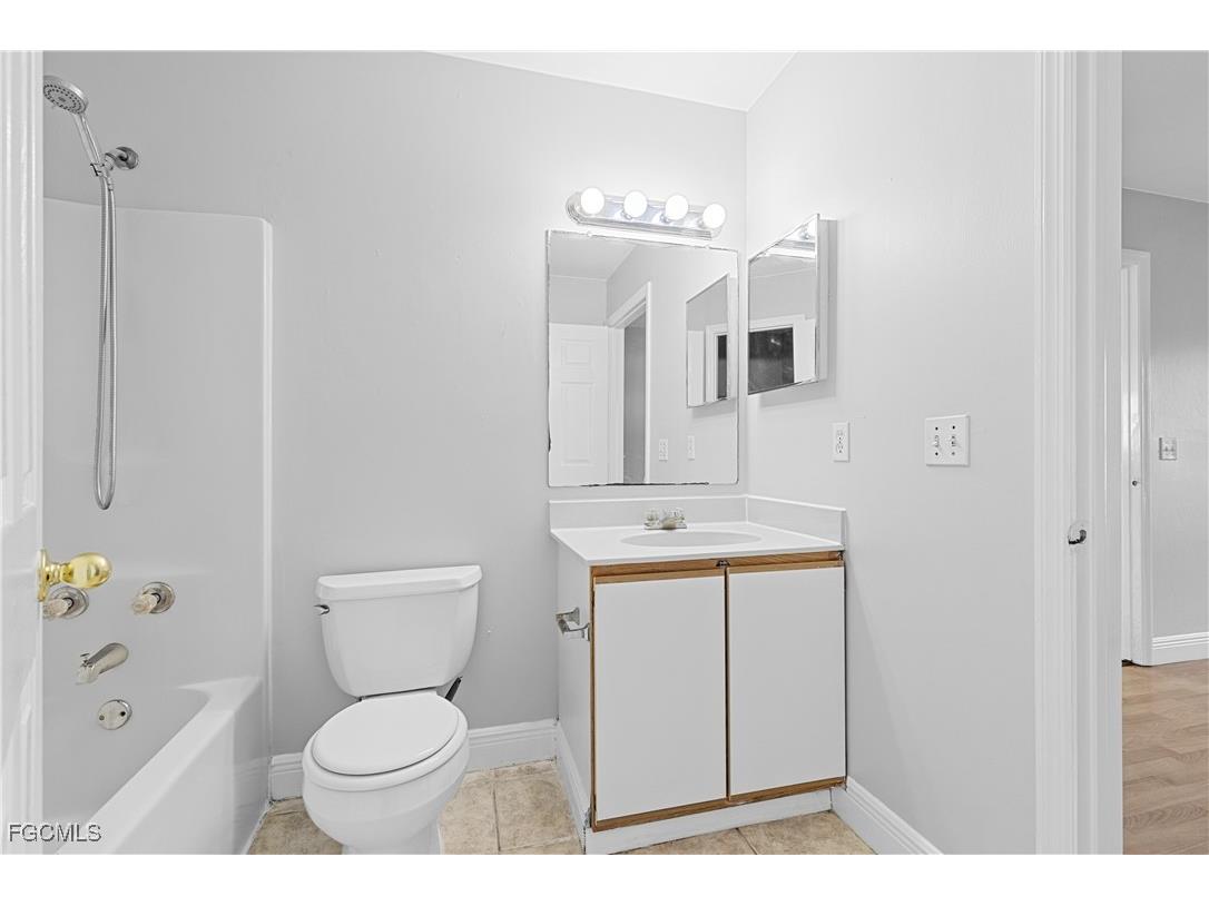 1409 SW 11th Place Cape Coral FL 33991 2025022302 image18