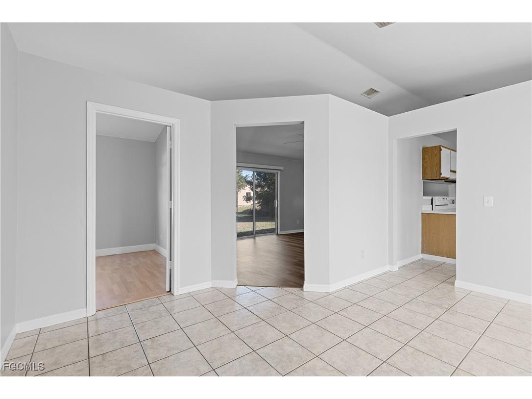 1409 SW 11th Place Cape Coral FL 33991 2025022302 image9