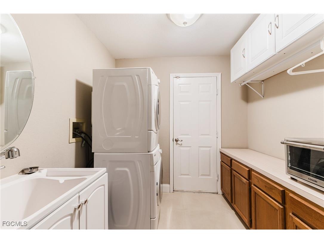 1409 SW 43rd Terrace Cape Coral FL 33914 2025023641 image21