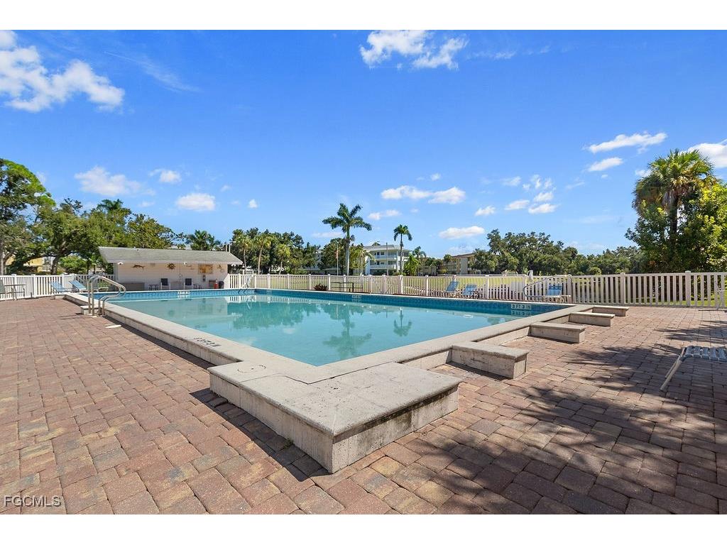 1409 Tropic Terrace North Fort Myers FL 33903 2025020138 image18