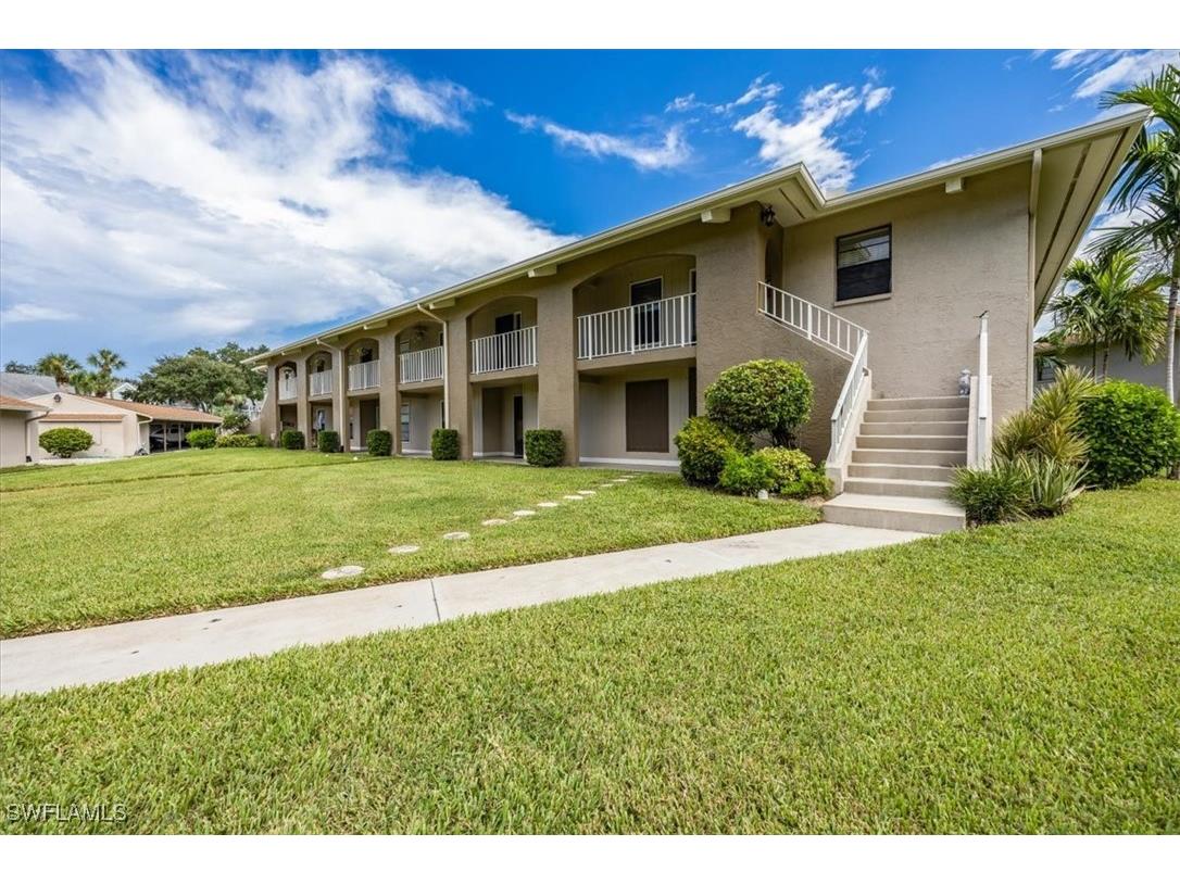 141 Cypress Way E #E Naples FL 34110 224075991 image1