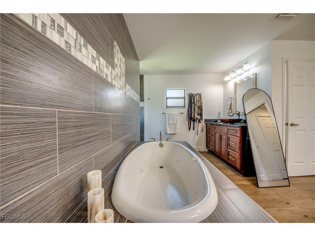 141 SW 39th Street Cape Coral FL 33914 2025021905 image20