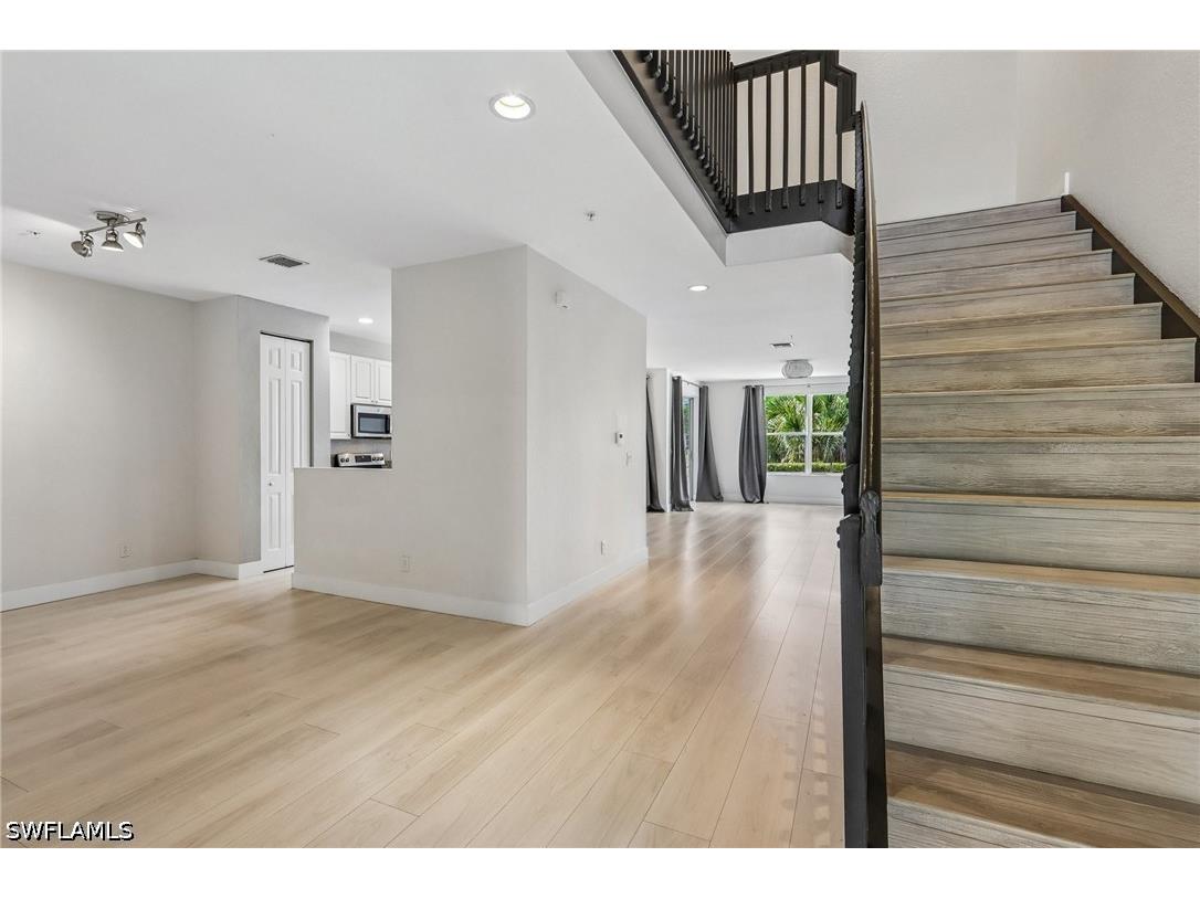 1410 Mariposa Circle #102 Naples FL 34105 226017077 image1