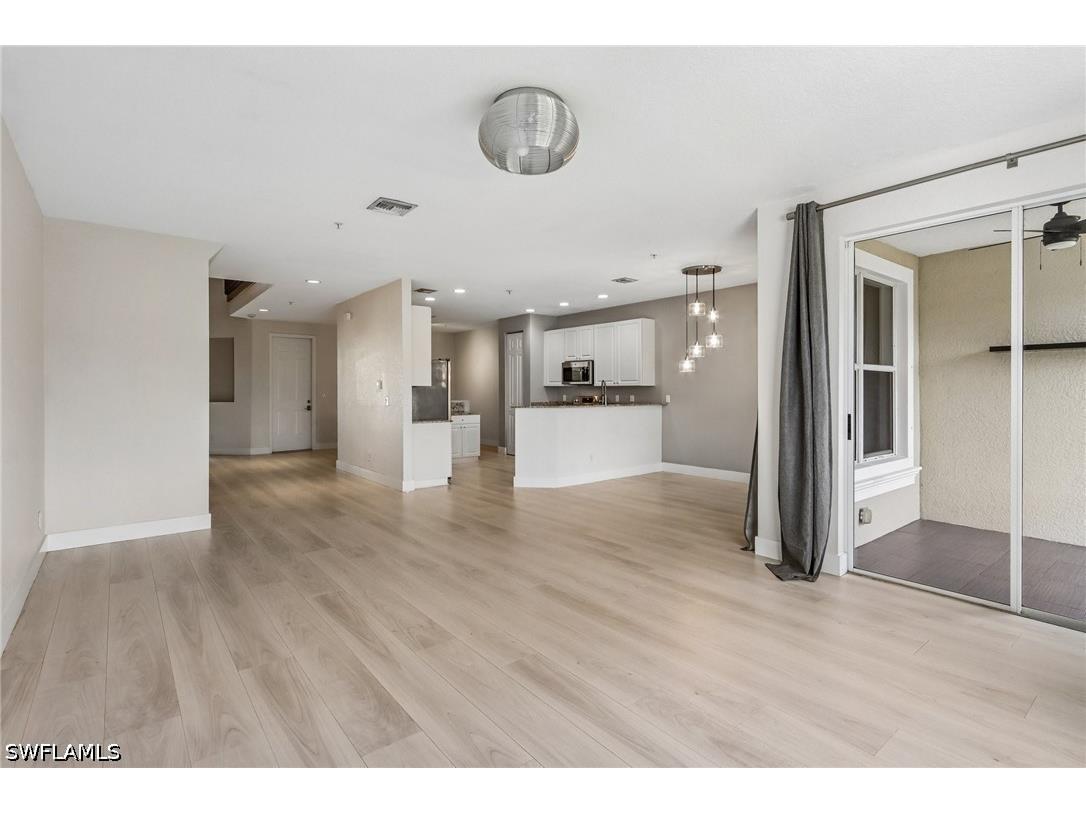 1410 Mariposa Circle #102 Naples FL 34105 226017077 image2