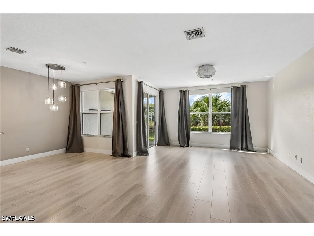 1410 Mariposa Circle #102 Naples FL 34105 226017077 image5