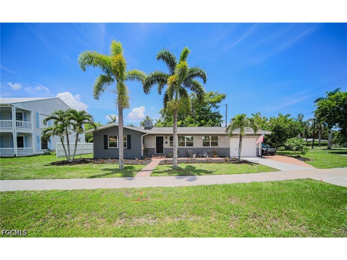 1410 Paloma Drive Fort Myers FL 33901 2026026544 image1