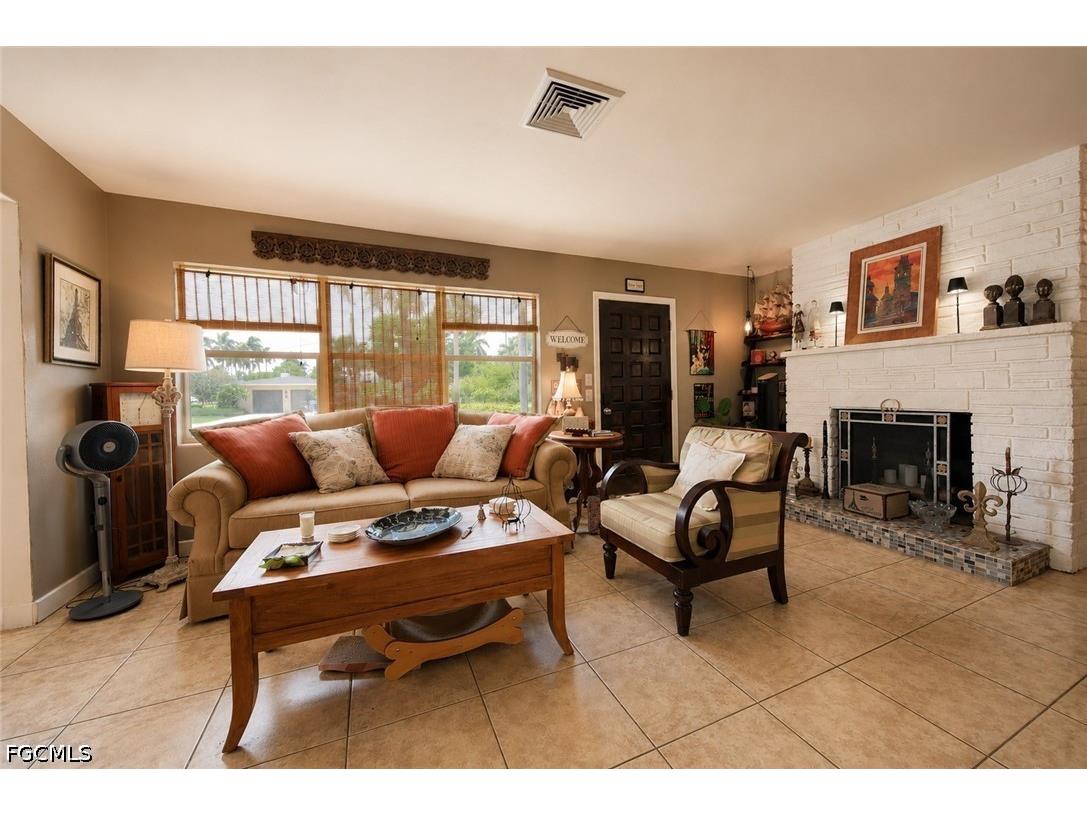 1410 Paloma Drive Fort Myers FL 33901 2026026544 image8