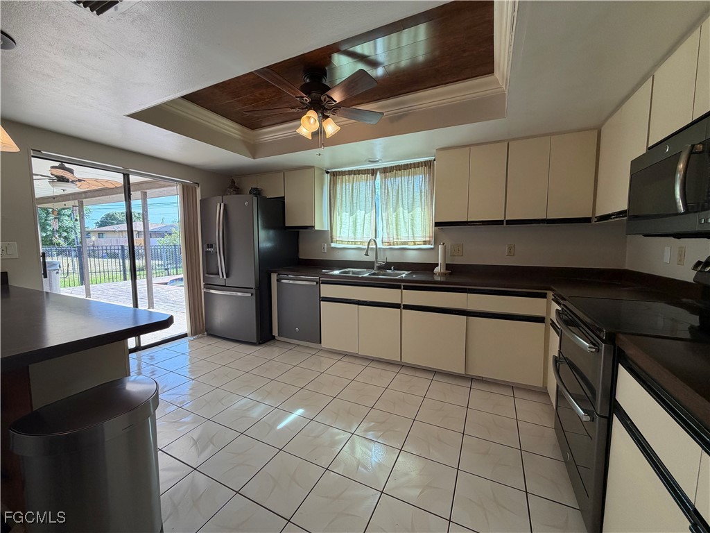 1410 SE 1st Terrace Cape Coral FL 33990 2025023817 image6