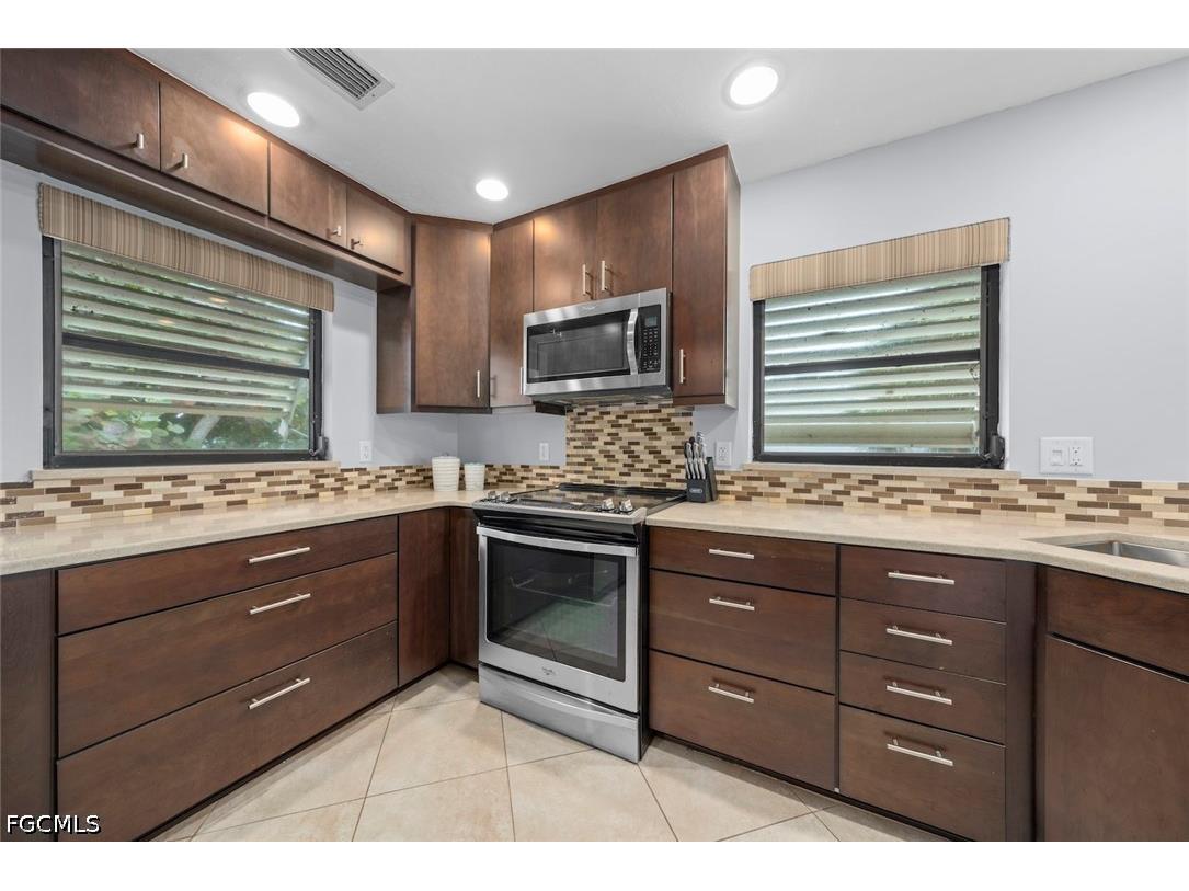 1410 Sand Castle Road Sanibel FL 33957 2026019038 image6