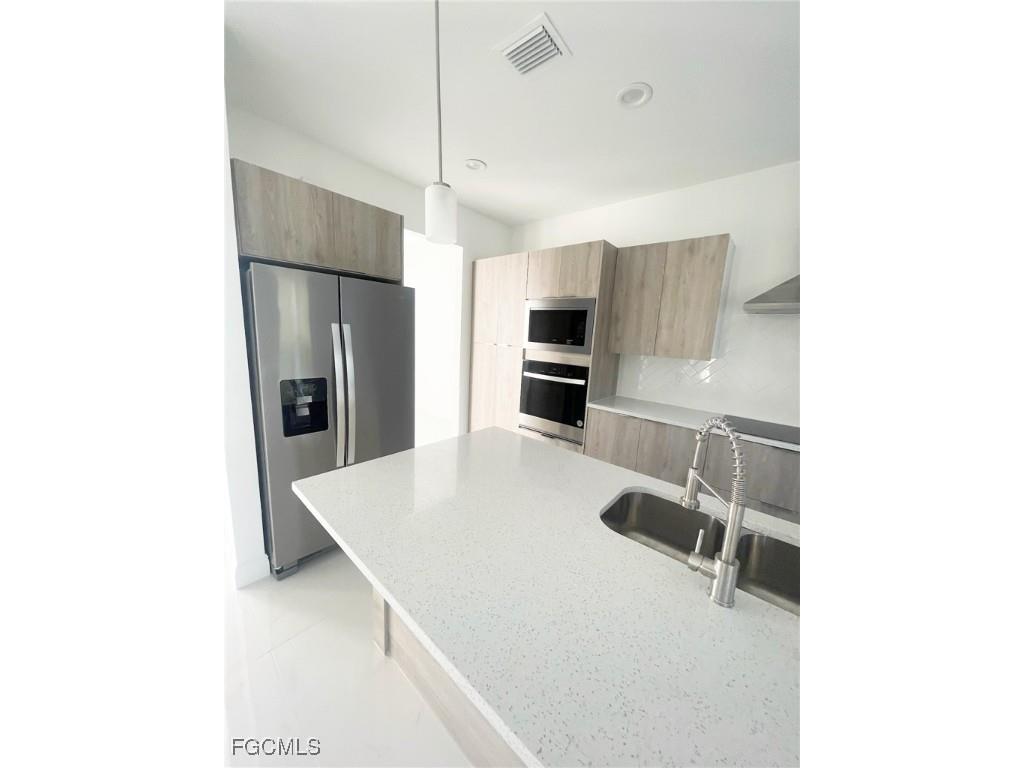 14121 Carlos Street Fort Myers FL 33905 2025013291 image2