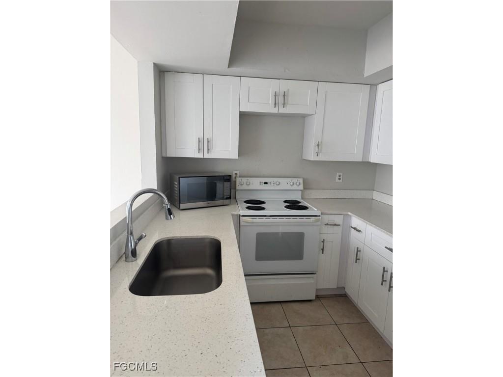 1413 Andalusia Boulevard Cape Coral FL 33909 2025024099 image1