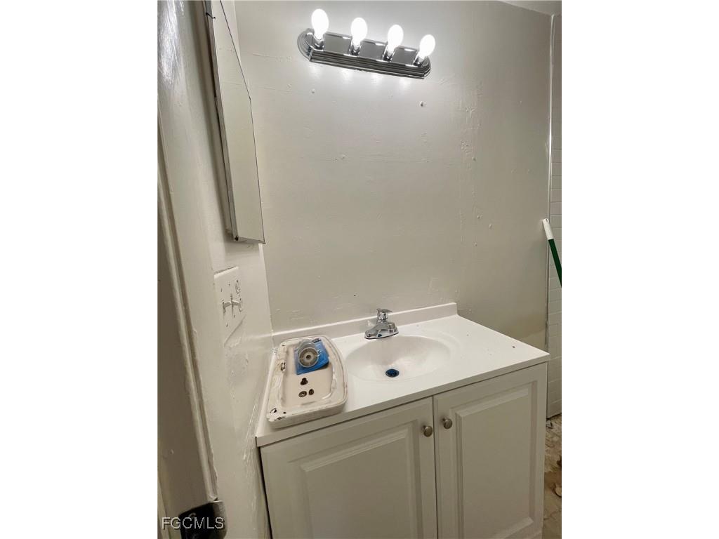 1413 Andalusia Boulevard Cape Coral FL 33909 2025024099 image6